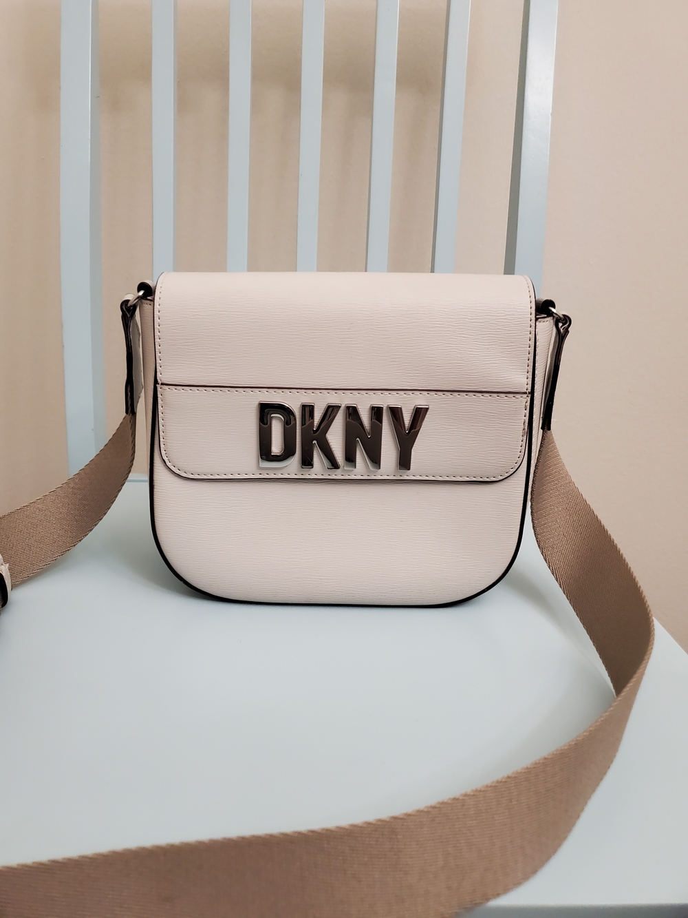 DKNY White Crossbody Bag with Contrast Strap And Silver DKNY HARDWARE